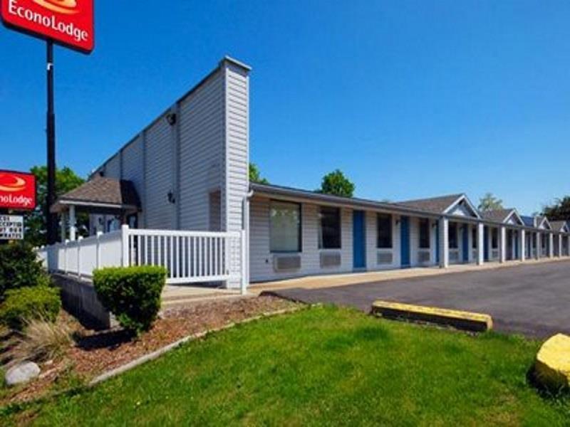 Austin Town Inn Austintown Exterior foto